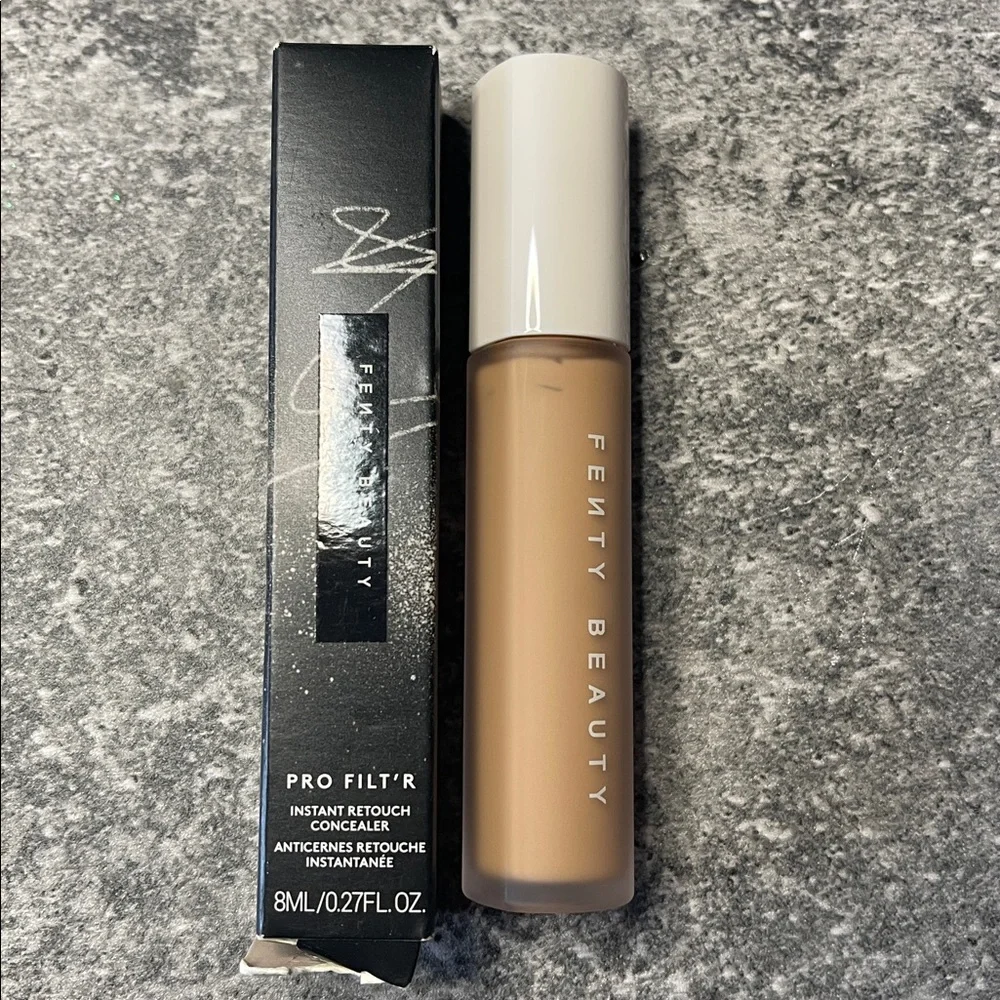 Fenty 220 Pro Filt'r Instant Retouch Concealer